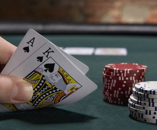 10 Stratégies Infaillibles pour Gagner au Blackjack en Ligne et Optimiser Vos Gains