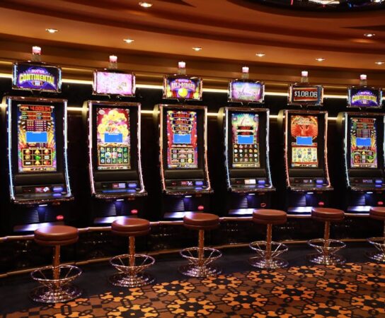 Quelle est la machine où on est sûre de gagner au casino ? Mythes et réalités expliqués